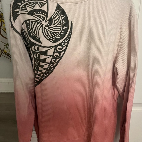 Men’s Māori hook tribe shirt - Picture 2 of 3